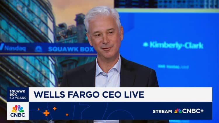 Wells Fargo CEO Charles Scharf: There's a big dichotomy between higher- and lower-income consumers