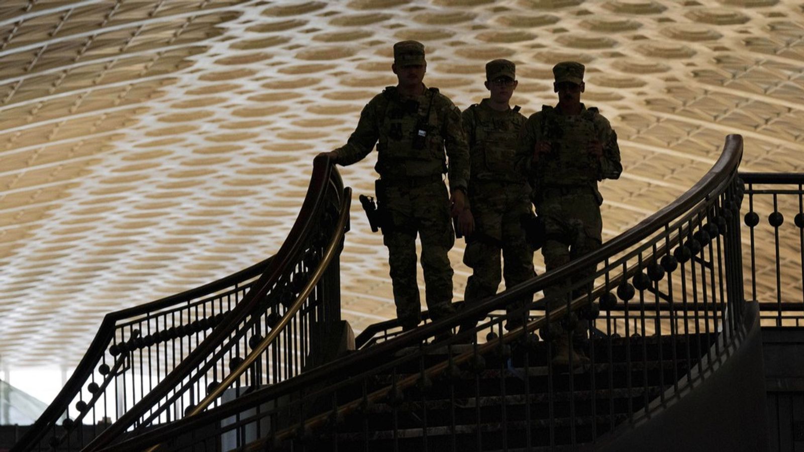 ICE agents, National Guard could arrive in Chicago by weekend
