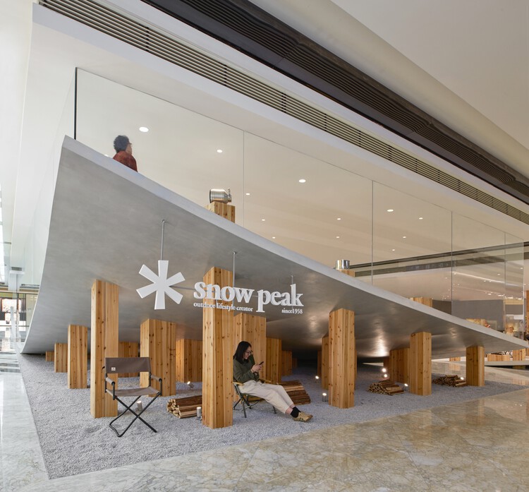 Snow Peak MATRO Department Store / KiKi ARCHi - Interior Photography, Wood