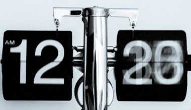 The time picker in iPhone alarms has a bizarre hidden design element