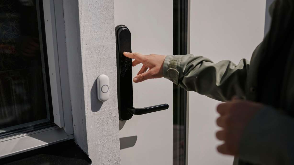 11-year-old fatally shot after 'ding dong ditching' in Houston, police say