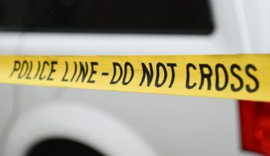 1 of 2 men shot in Brooklyn pronounced dead at hospital