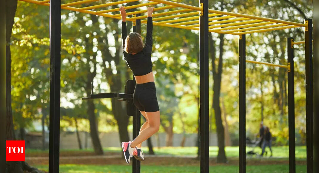 Dead hang exercise: The viral fitness trend that boosts grip strength and mobility |