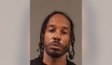 Man accused of fatally shooting 80-year-old mother in her Philadelphia home: police