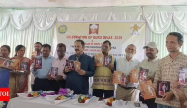 Book on freedom fighter and teacher Gadadhar Mahapatra unveiled in Jeypore | Bhubaneswar News