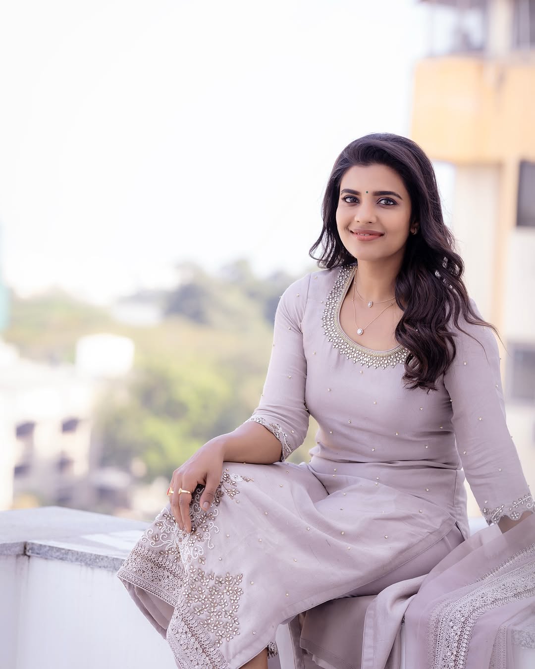 Speculation in the film industry is also adding to the political chatter. Actress Aishwarya Rajesh, while attending a jewellery store inauguration in Madurai, told the media that although Vijay had invited her to join politics, she has no plans to enter the field. Her statement has sparked discussions across Kollywood and social media. (News18 Kannada)