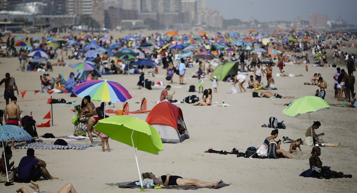NYC beaches, outdoor pools close for season after Sunday — weather isn't looking great