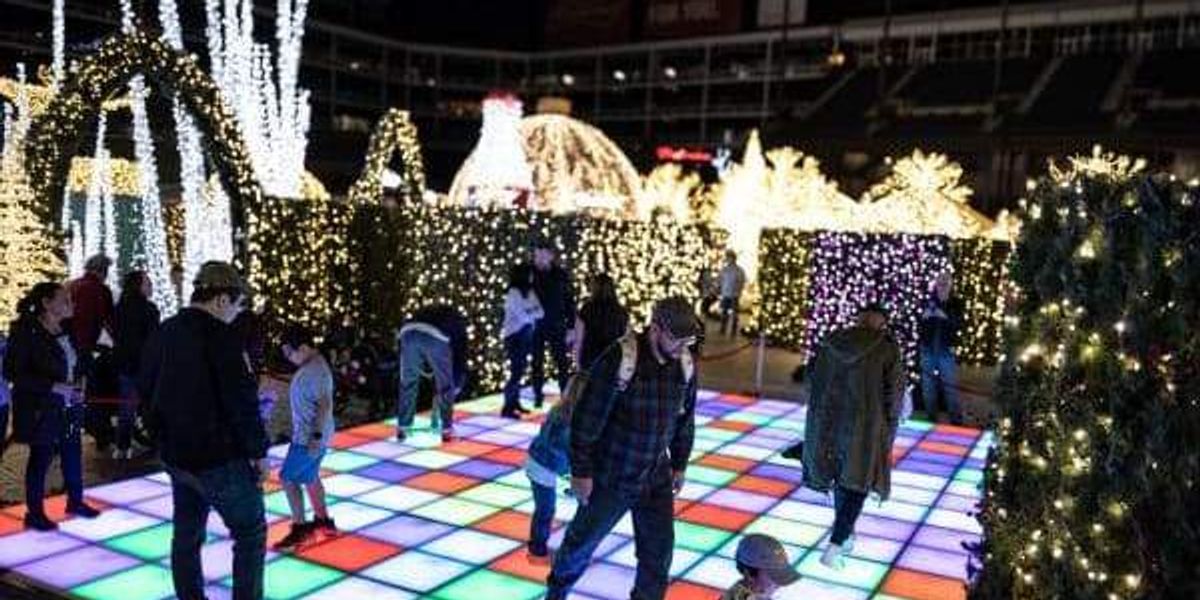 Coca Cola's Classic Christmas comes to Dallas and more news