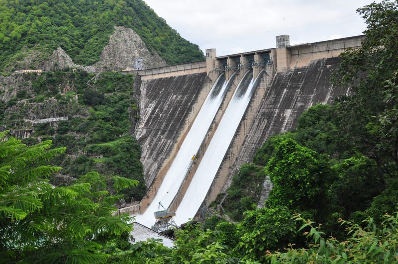 Australian firm to assess feasibility of deep-dredging operations at Bhakra to remove silt