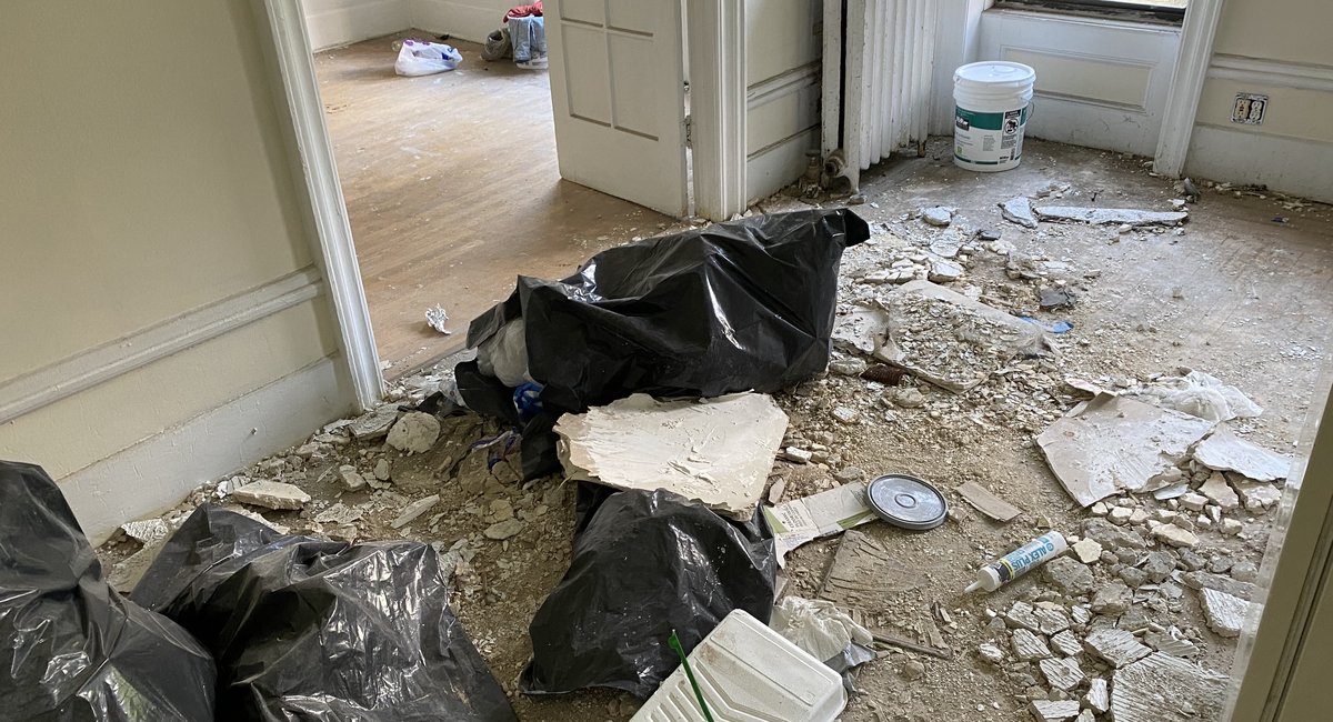 NYC will pay landlords to fix up empty apartments. No one has taken the offer.