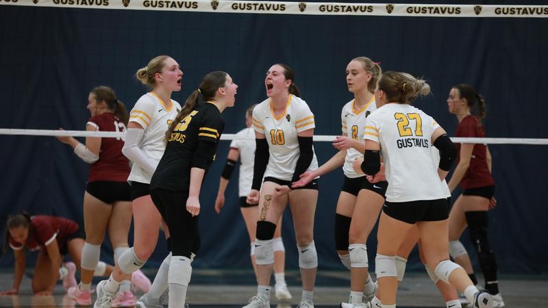 Volleyball Sweeps Lakeland, UW-La Crosse on Final Day of Augsburg Invite