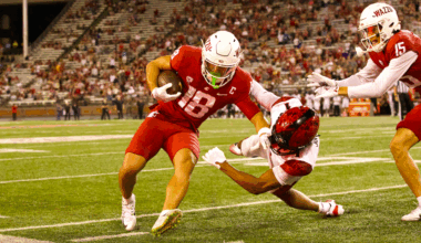 Wazzu puts together stellar offensive performance in 36-13 homecoming blowout