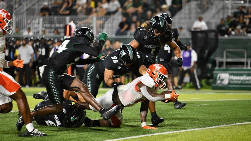 Kats drop 37-20 decision at Hawaii