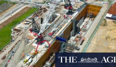 Major government contractor, NRL Bulldogs sponsor accused of intimidation campaign against CFMEU official