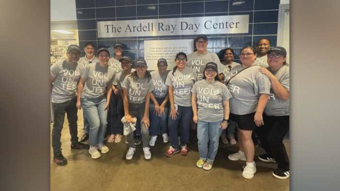 Gexa Energy employees volunteer at The Beacon Homeless Shelter