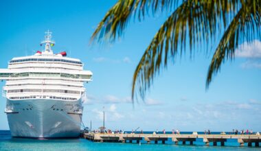 Passengers leaving cruise ship arrived on Grand Turk, Turks and Caicos Islands
