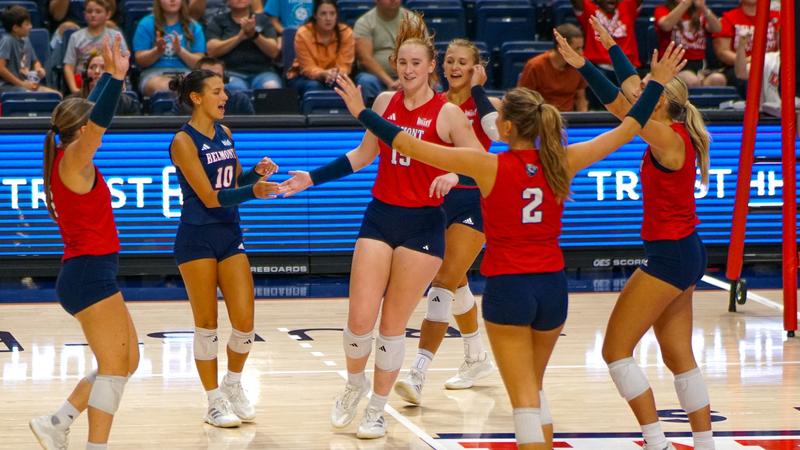 Bruins Head to New York for Clocktower Tournament
