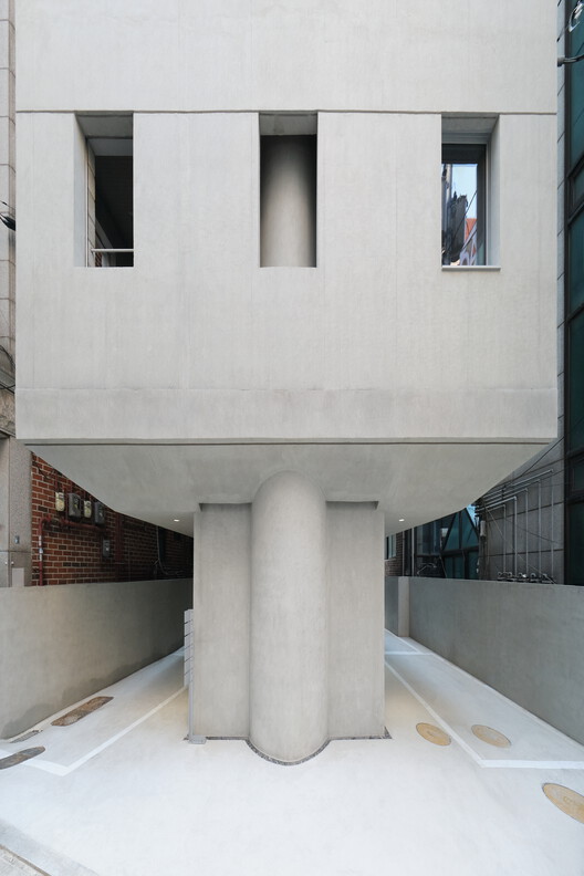 Surreally so Real / FHHH friends - Interior Photography, Concrete