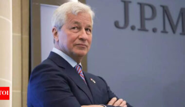 JPMorgan Chase CEO Jamie Dimon warns US economy is weakening after job data revision: ‘There’s a lot of…’
