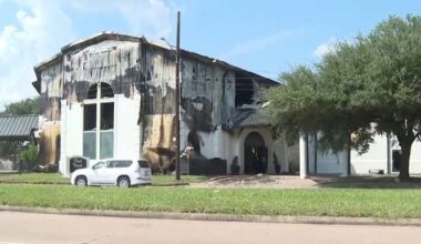 Two firefighters injured in 2-alarm blaze at SE Houston church