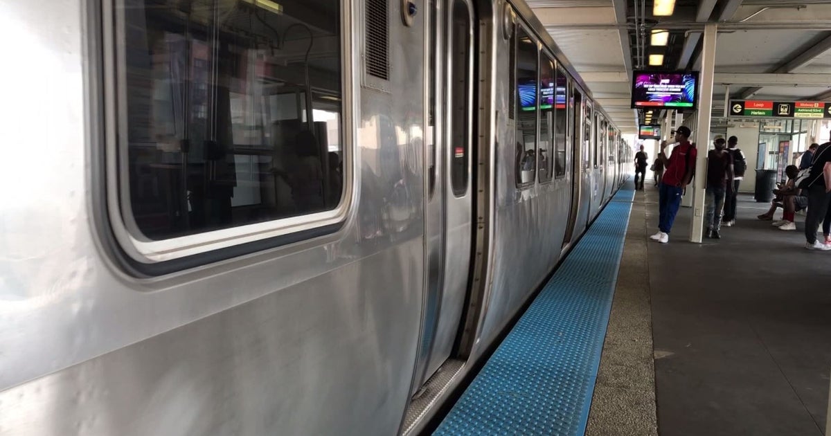 2 men charged with robbing, cutting passenger on CTA Red Line train, police say