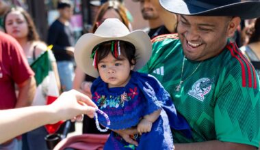 Chicago celebrates Mexican independence with Little Village parade