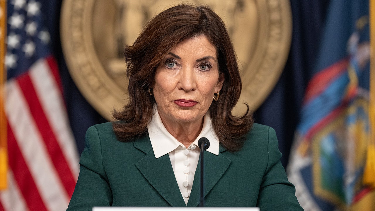 Hochul endorses Mamdani in mayor's race