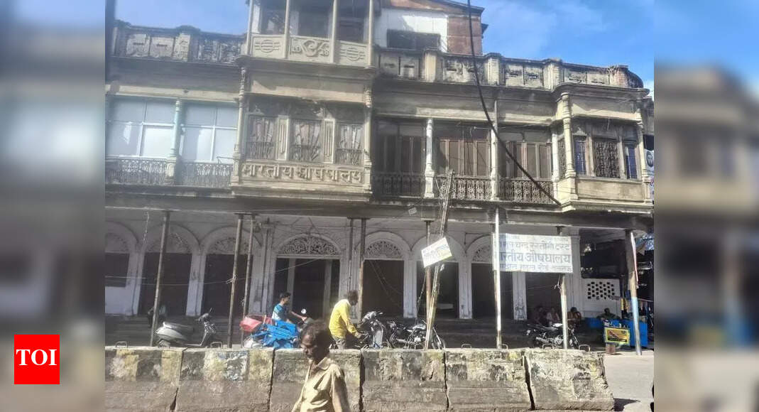 Where vaidyas and hakims still provide the healing touch | Lucknow News
