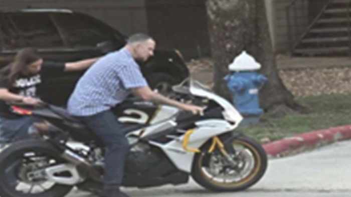 Police release photos of persons of interest in deadly SW Houston apartment shooting