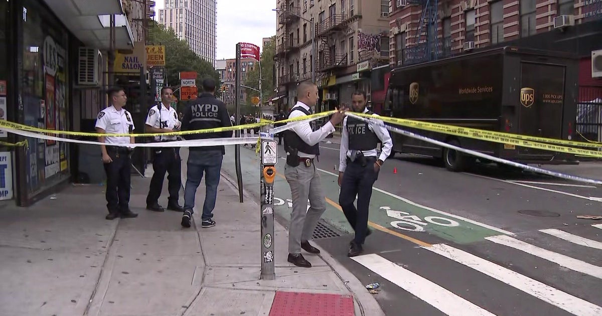Broad daylight shooting on NYC's Lower East Side leaves 2 wounded, including innocent bystander
