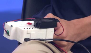 Houston-area 8th grader invents prototype device for language translation