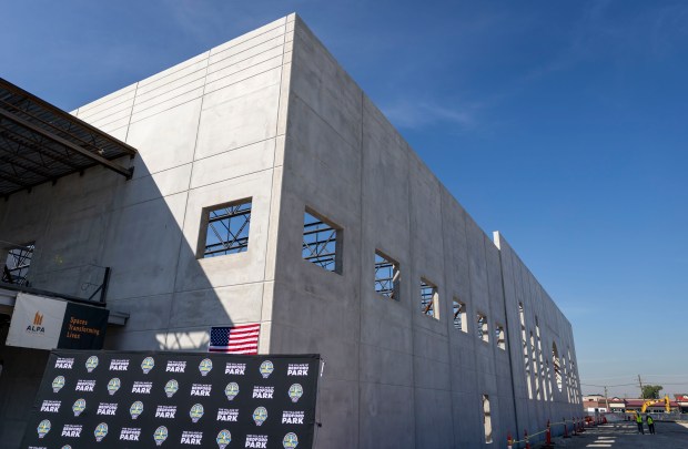Construction continues on a new practice facility for the Chicago Sky on Wednesday, Sept. 17, 2025, at the Wintrust Sports Complex in Bedford Park. (Brian Cassella/Chicago Tribune)