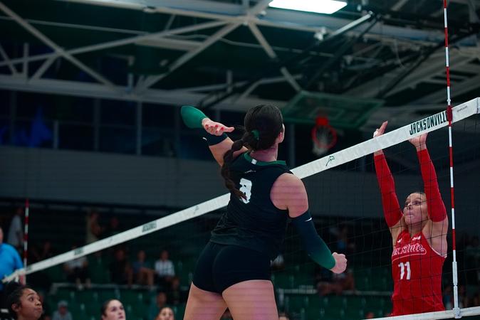 Dolphins Win Five-Set Thriller Over Jacksonville State