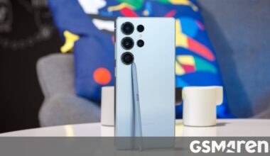 One UI 8 stable update for the Samsung Galaxy S25 series rolling out in the US