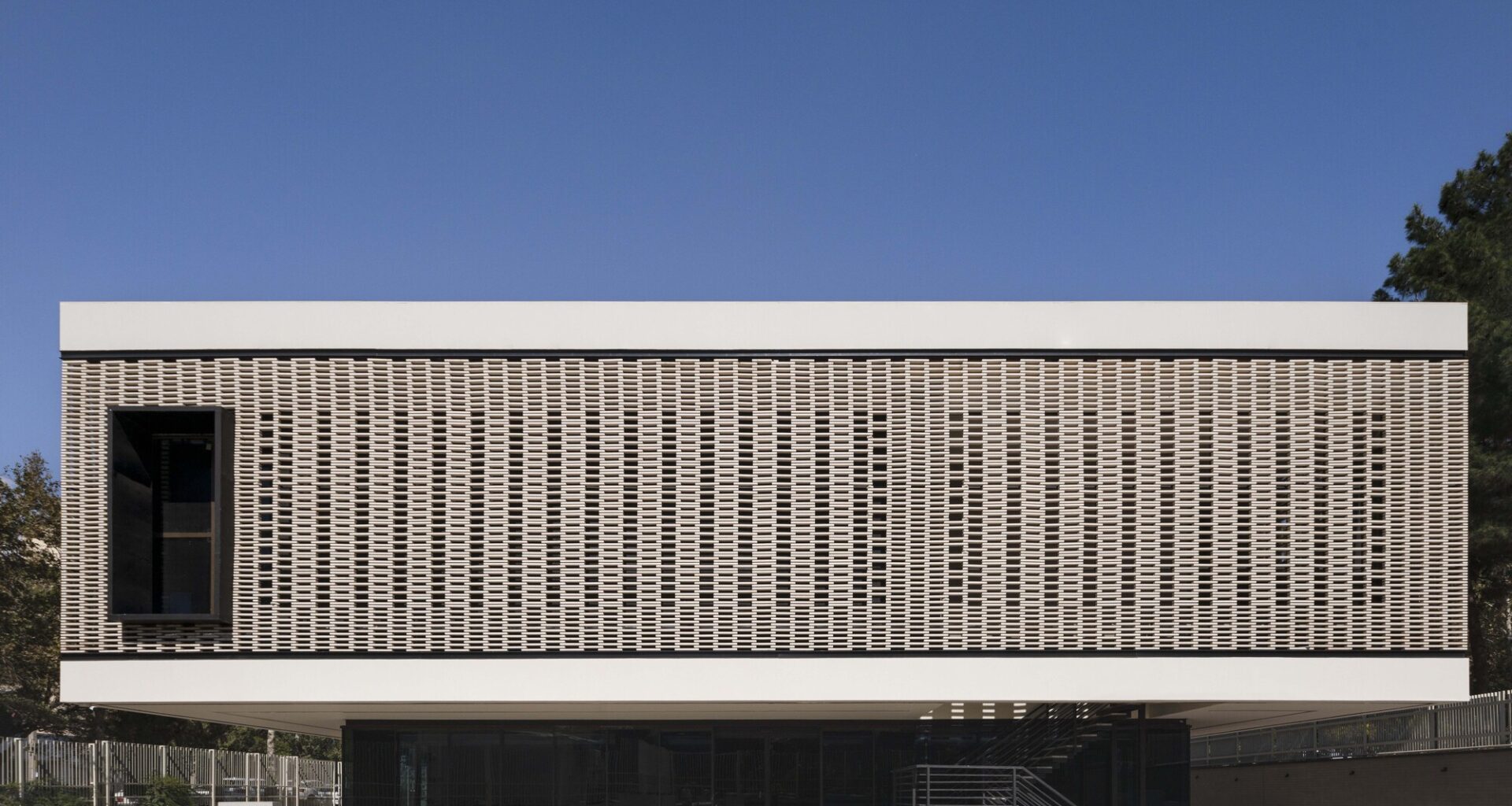 City Theater of Qazvin / GRI co. (Golden Rectangle Idea Consulting Engineers)