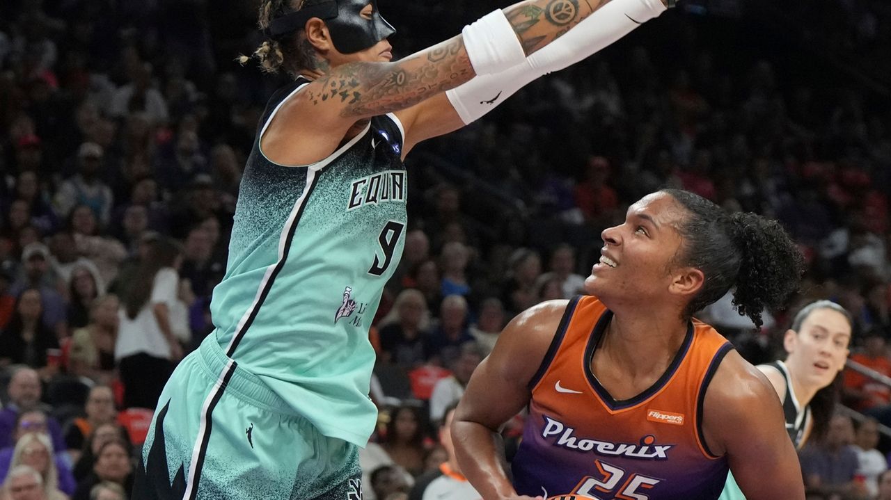 Thomas has a triple-double as the Mercury eliminate the defending WNBA champion Liberty 79-73