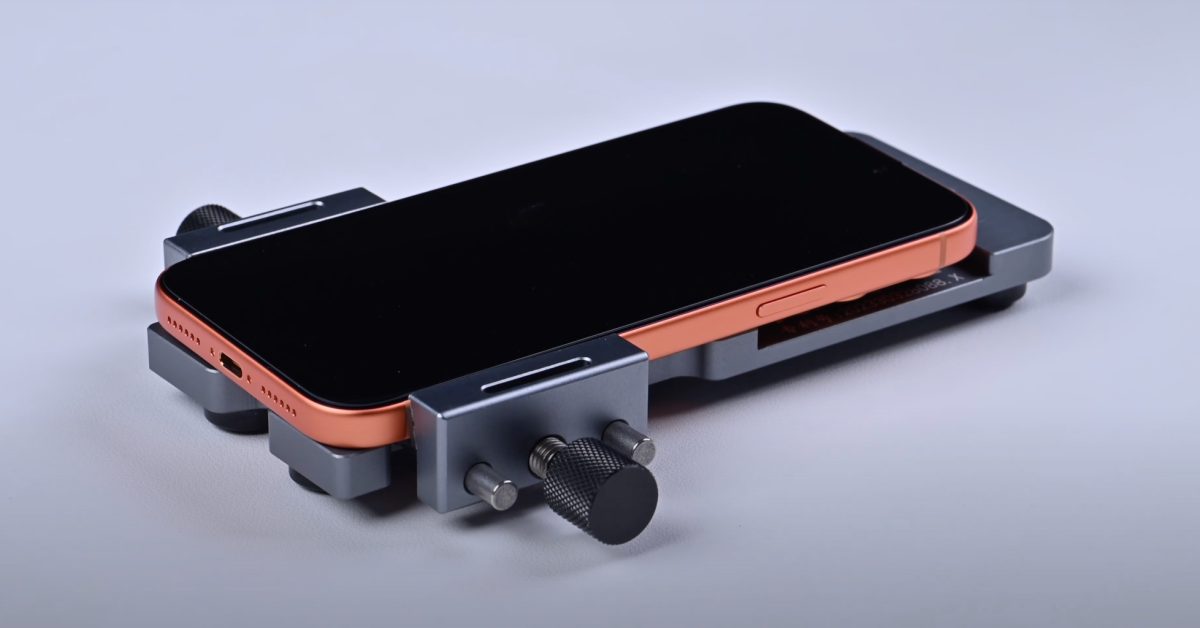 Repair YouTuber attempts to upgrade iPhone 17 Pro Max to 2TB of storage on launch day