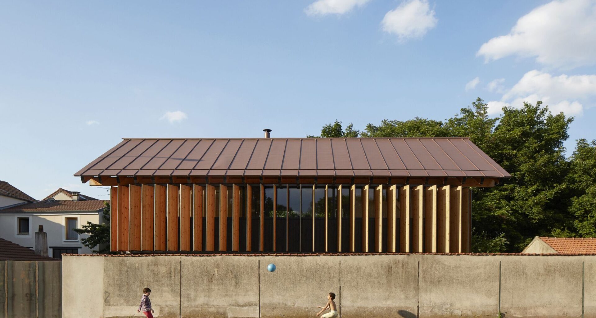 Maison SurLeMur / arba | ArchDaily