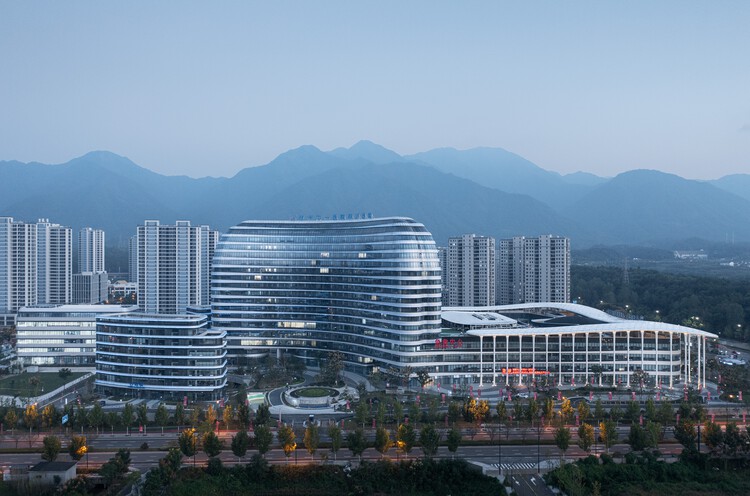 Hangzhou First People's Hospital Tonglu Branch / UAD - Exterior Photography