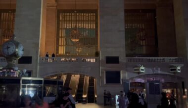 Videos show apparent power outage at NYC's Grand Central Station