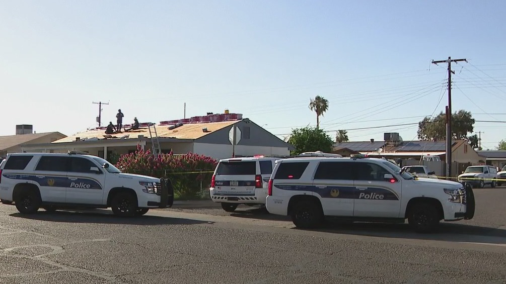 2 men treated for shooting injuries in Phoenix