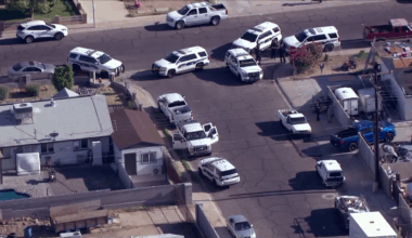 2 men found shot in Phoenix; investigation underway