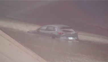 Flooded freeways, roads cause Phoenix traffic mess amid monsoon storms