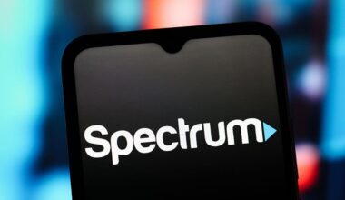Spectrum internet outage in Dallas caused by stray bullet, spokesperson says