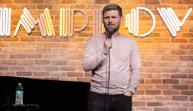 Comedian Drew Lynch calls his stutter a 'gift' that launched career