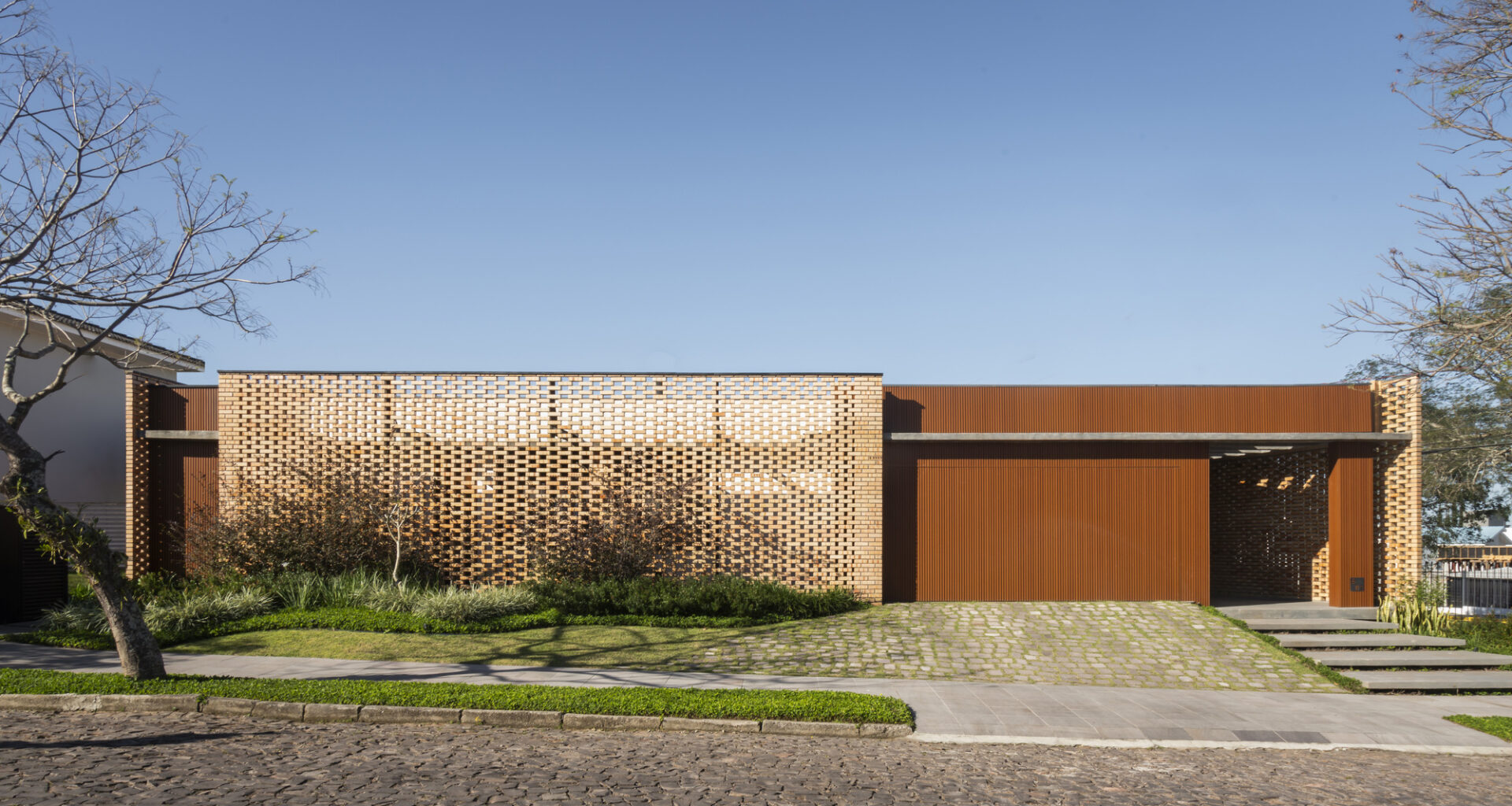 House Aura / Presente Estúdio