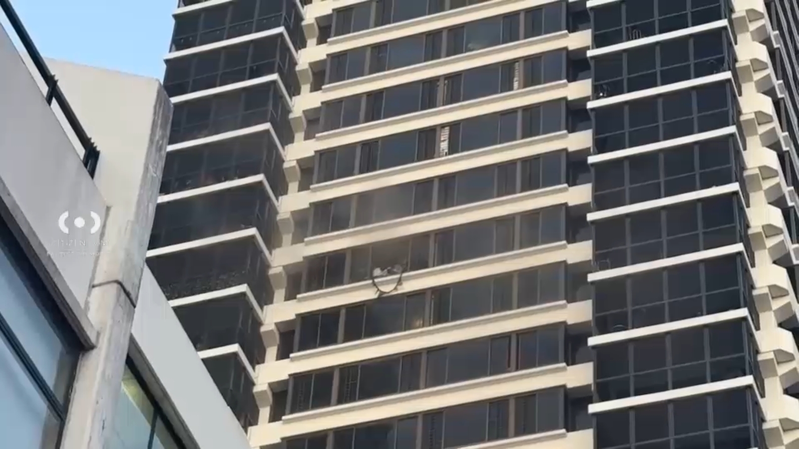 East Harlem high-rise apartment building fire leaves 72-year-old dead, firefighter injured