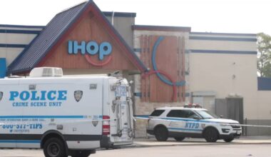 Man killed during stabbing inside Brooklyn IHOP