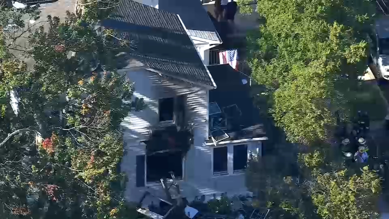Queens house fire leaves 2 people dead in Bellerose