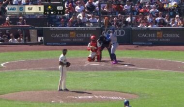 Hernández's 4 hits helps Dodgers to 10-2 win, drops Giants 1 1/2 games back for last NL wild card